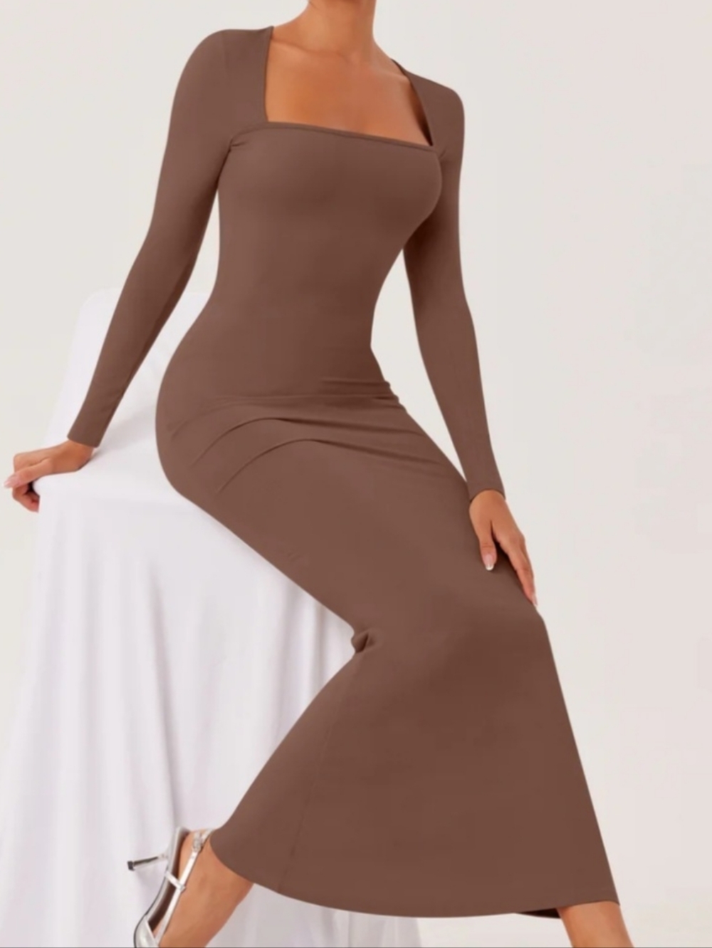 ReoRia Brown Square-Neck Long Sleeve Maxi Dress. L